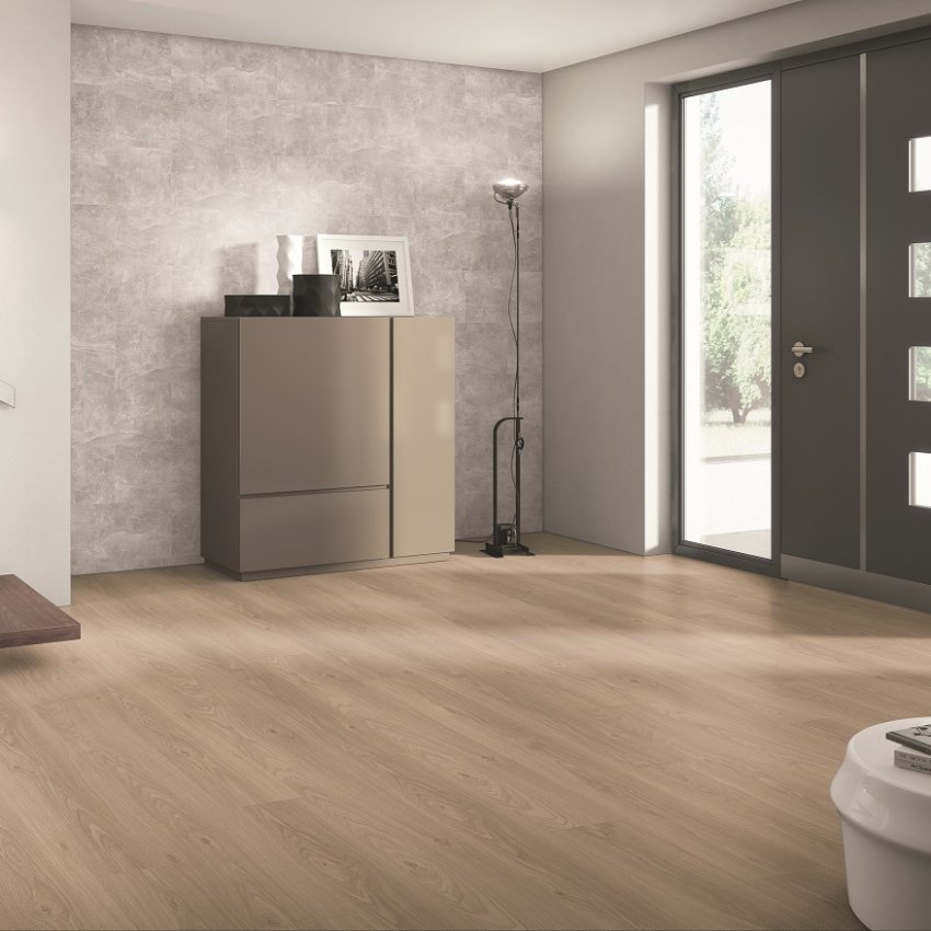 67d6a9324ee09Home Life